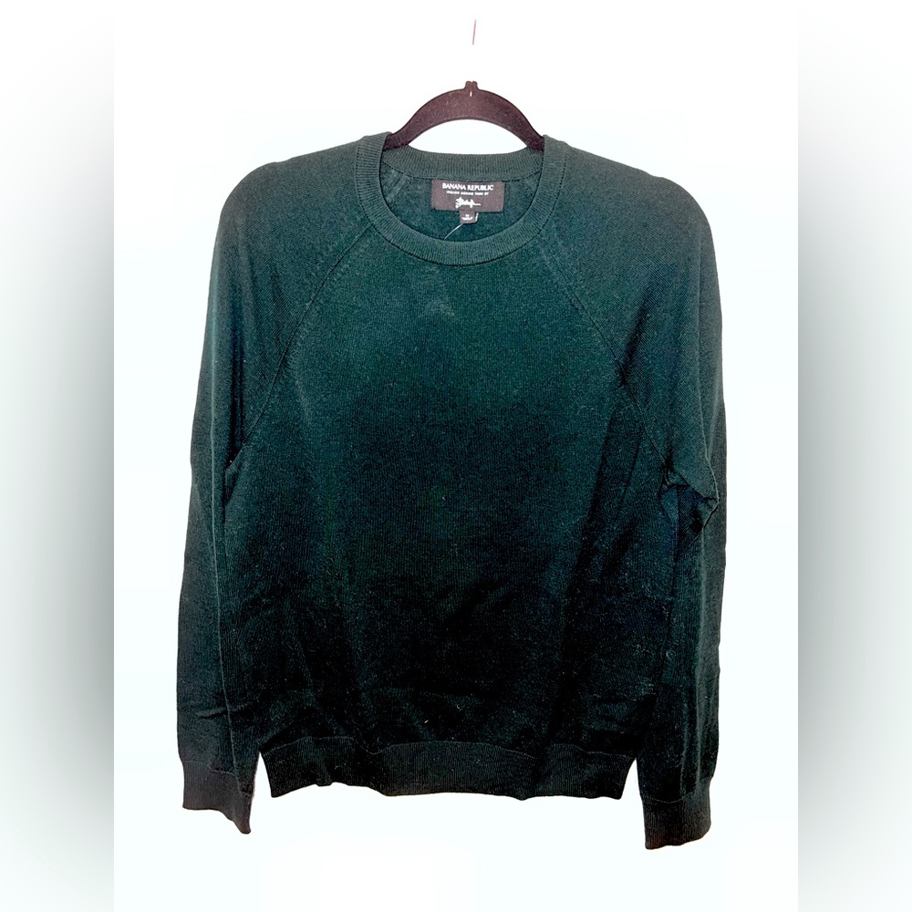 New Banana Republic Black Sweater (Men’s medium)